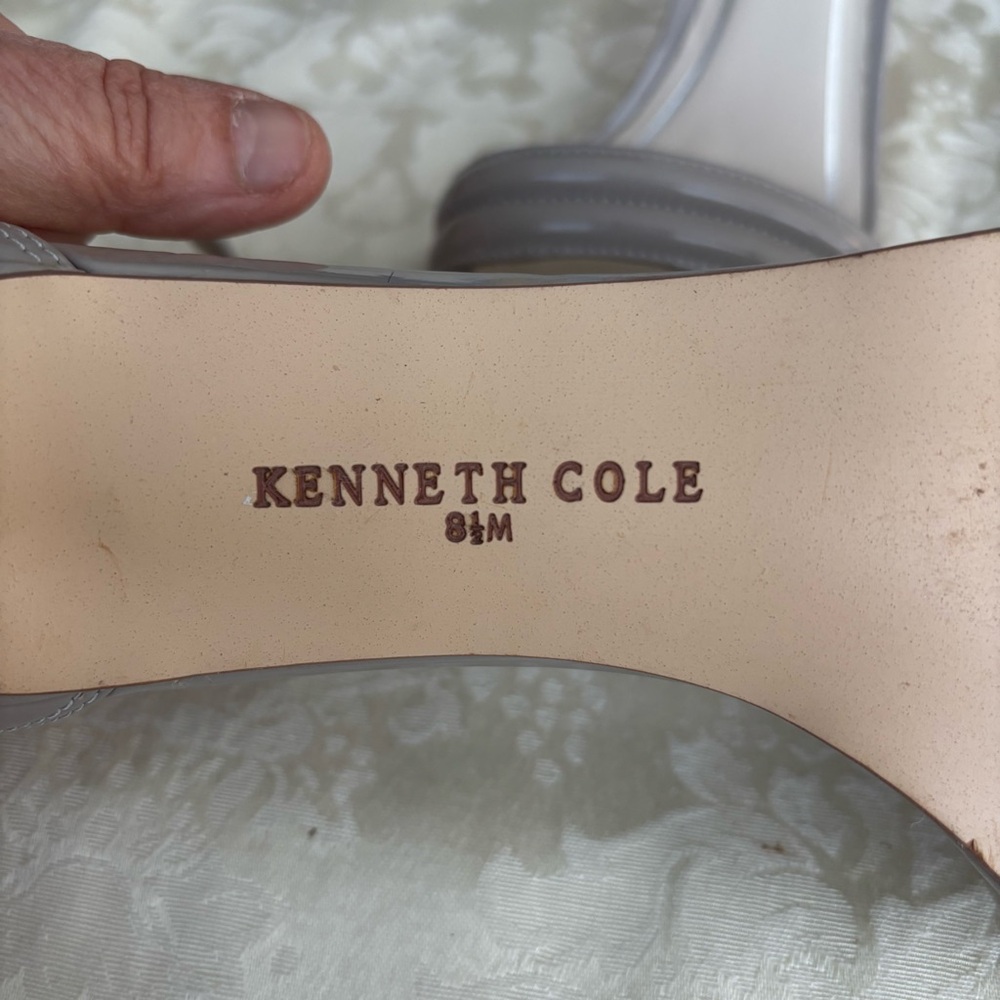 Kenneth Cole Taupe Open Toe Heels, Size 8.5 Medium - Picture 10 of 11